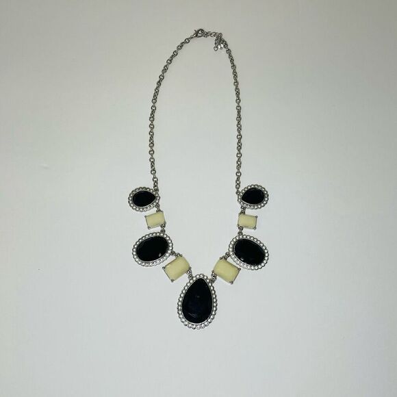 Black and Cream Statement Necklace - Picture 4 of 5